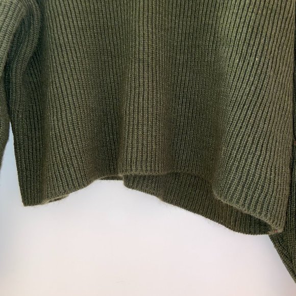 [2-Piece] Cropped Knit Sweaters | White + Green - Picture 6 of 15